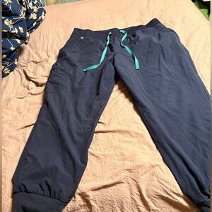 Figs jogger style scrub pants